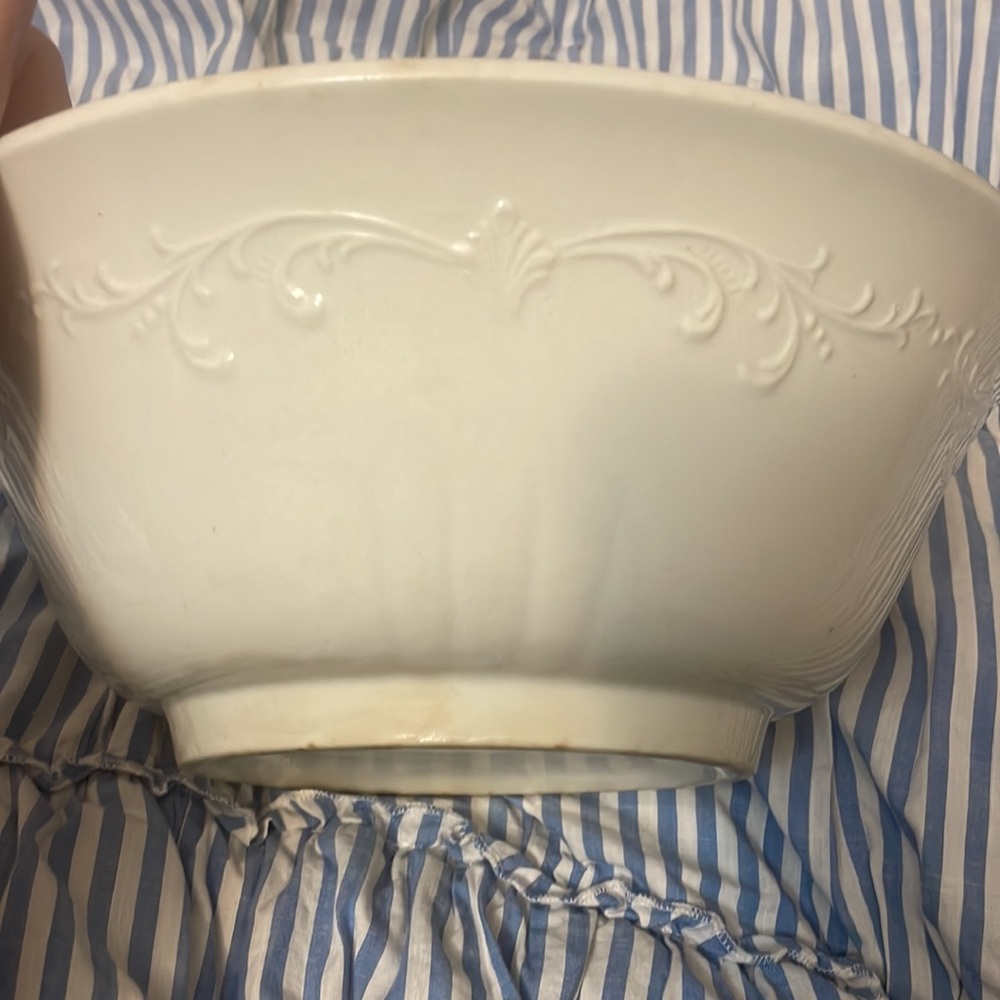 Charming Antique Cream Bowl by Cartwright Brothers, Likely from 1880s-1890s. - Picture 2 of 13